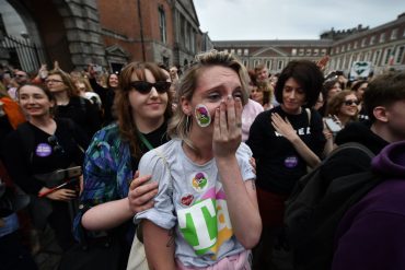 AZ ANYAISTENNŐ ARCAI